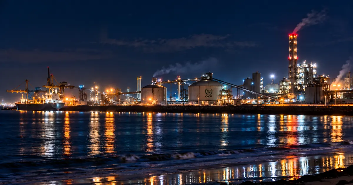 Site industriel de Jorf Lasfar, El Jadida, de nuit
